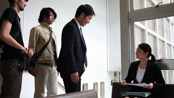 (C)映画「美しすぎる議員」製作委員会