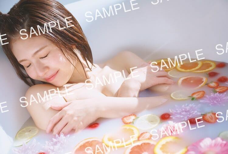 松田好花が入浴、花やフルーツの香りに包まれて - ぴあ音楽