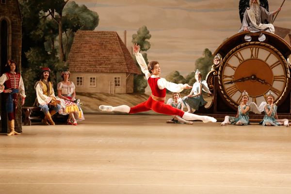 (C)Pathe Live / Japan agent dbi inc.