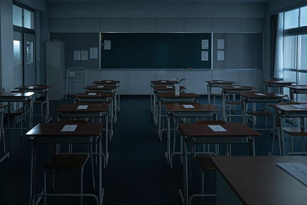 (C)2024 映画「遺書、公開。」製作委員会 (C)陽東太郎/SQUARE ENIX