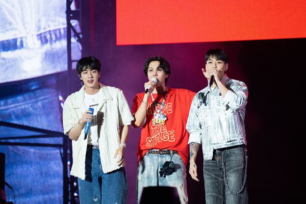 (C)BIGHIT MUSIC & HYBE. All Rights Reserved.