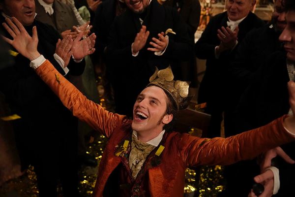 (C)2021 CURIOSA FILMS - GAUMONT - FRANCE 3 CINEMA - GABRIEL INC. - UMEDIA