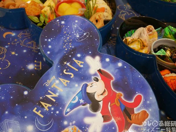 コメダ珈琲店2025年福袋　手袋　シュシュ等　7点セット　バラ売り不可 コメダ珈琲店】オリジナルグッズ＆チケット入り 2025年コメダの