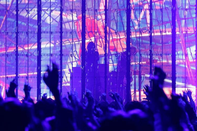DUSTCELLが憧れの地・Zepp Tokyoに、新曲も披露された3rdワンマン
