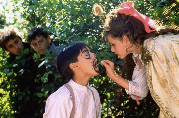 (C)1990 GAUMONT/TF1 FILMS PRODUCTION