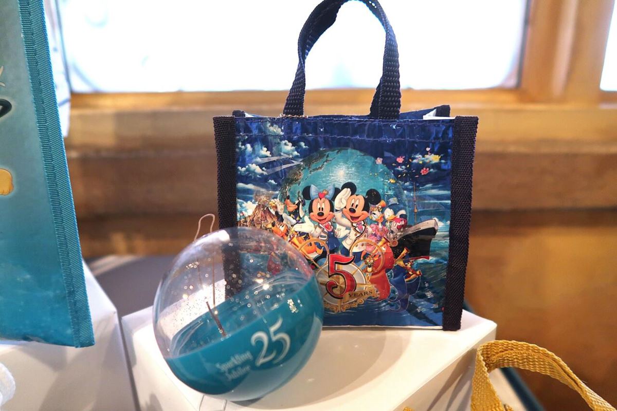 東京ディズニーシー】500円でこの仕様はバグってる！ 25周年記念
