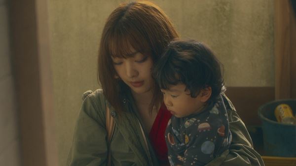 (C)2022「遠いところ」フィルムパートナーズ