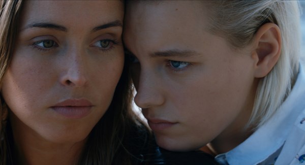 (C)2016, Serendipity Point Films Inc.　