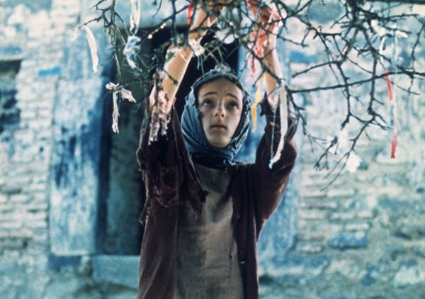 (C)“Georgia Film” Studio, 1977 (C) RUSCICO, 2000