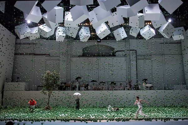 Photos (C) Ann Ray / OnP