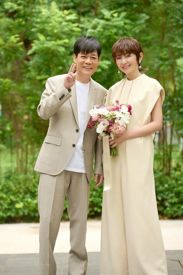 ゼクシィ」にネプチューン名倉＆渡辺満里奈、18年前の結婚式と
