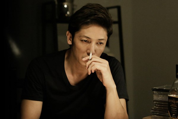 (C)中村文則／講談社 (C)2017「悪と仮面のルール」製作委員会