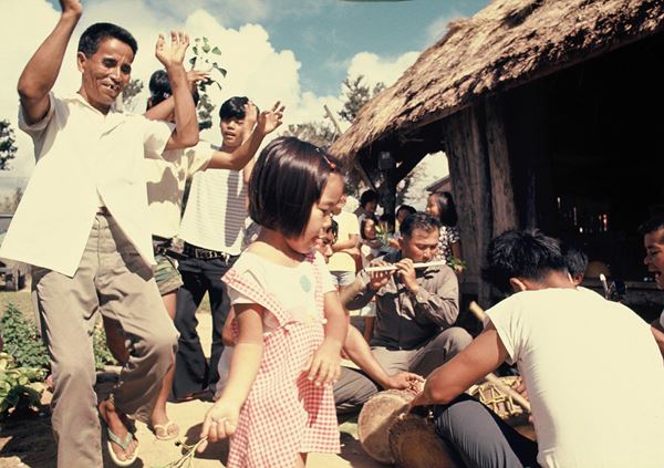 提供:ヴィジュアルフォークロア