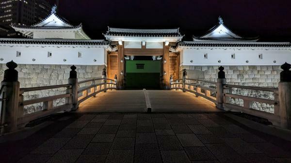 駿府城公園ライトアップ（東御門）