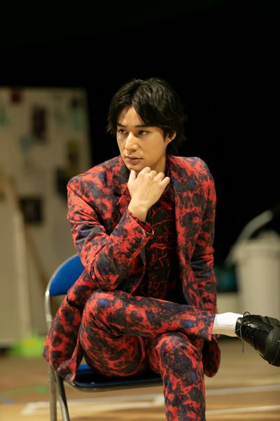 (C)『元メンに呼び出されたら、そこは異次元空間だった』製作委員会