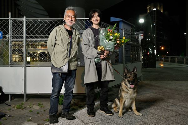 高橋文哉×西野七瀬『少年と犬』メイキング映像＆クランクアップ写真