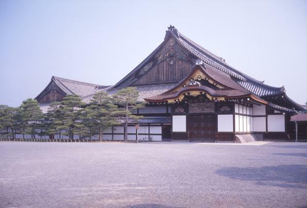 「二の丸御殿」　京都市元離宮二条城事務所