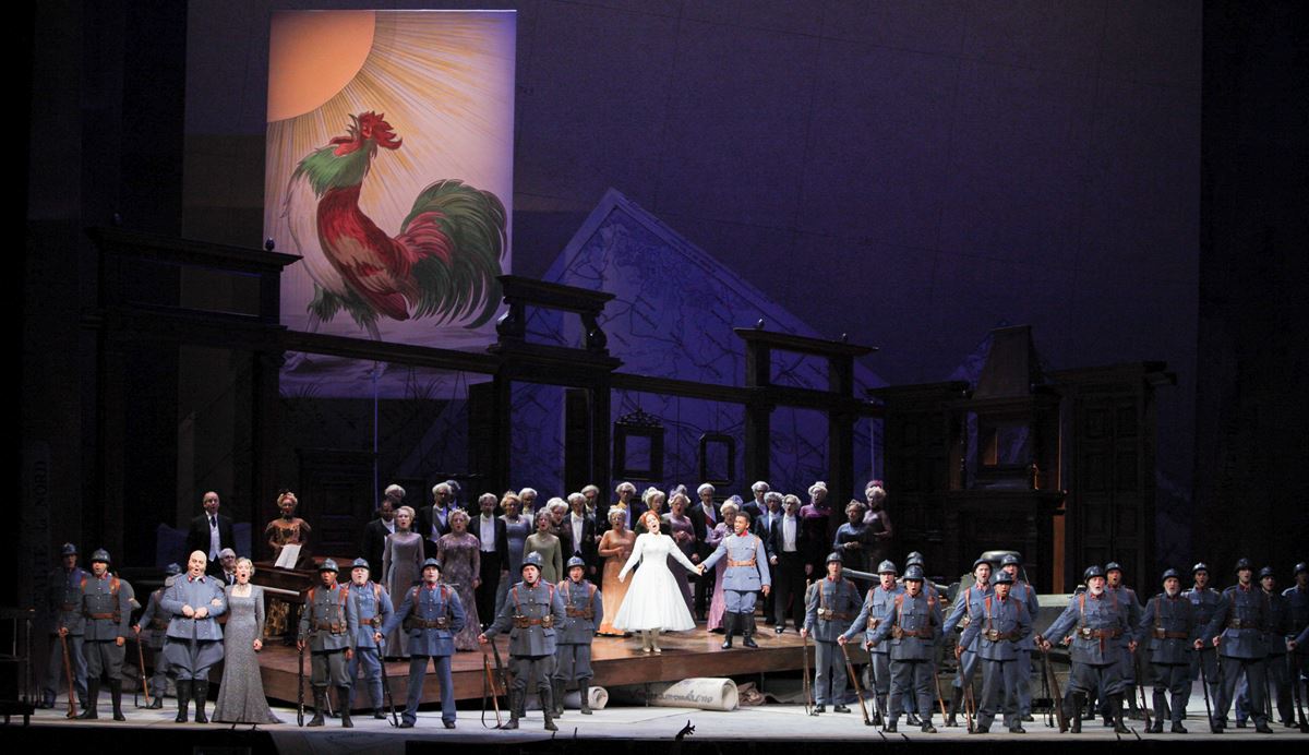 『連隊の娘』舞台写真  (c) Marty Sohl／Metropolitan Opera