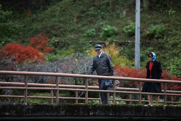 (C)2011「大鹿村騒動記」製作委員会