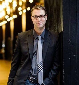 ディーク・シャロン (C) Disney