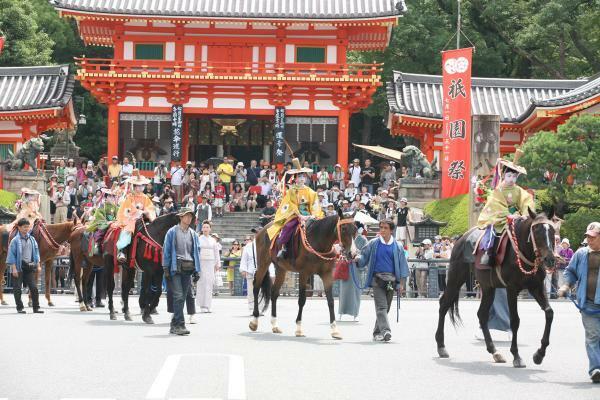 提供：八坂神社