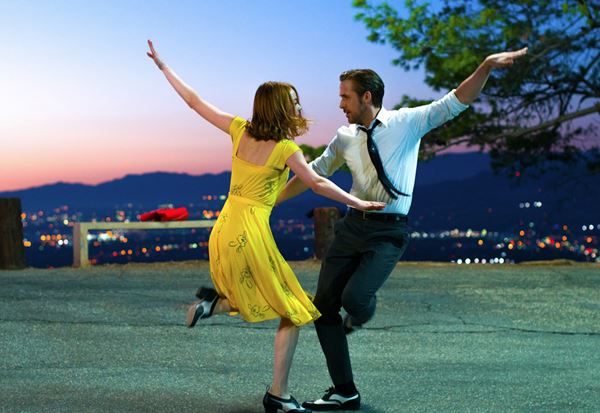 (C)2017 Summit Entertainment, LLC. All Rights Reserved.Photo credit:  EW0001: Sebastian (Ryan Gosling) and Mia (Emma Stone) in LA LA LAND.Photo courtesy of Lionsgate.