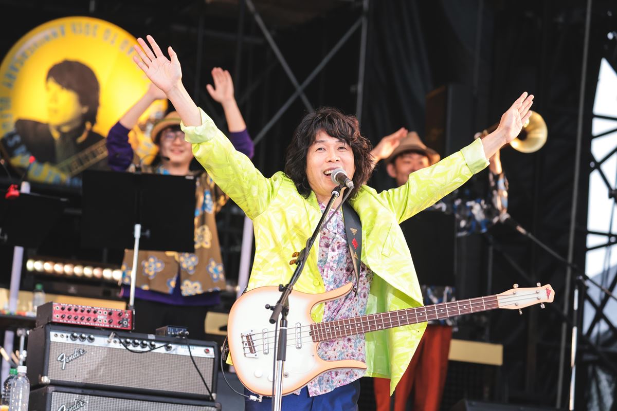 「いろんなことを思い出す。そんな歌ばっかりよ、やっぱり」 デビュー30周年に30曲分の思い出をかみ締めた4時間の軌跡 ウルフルズが4年ぶりに