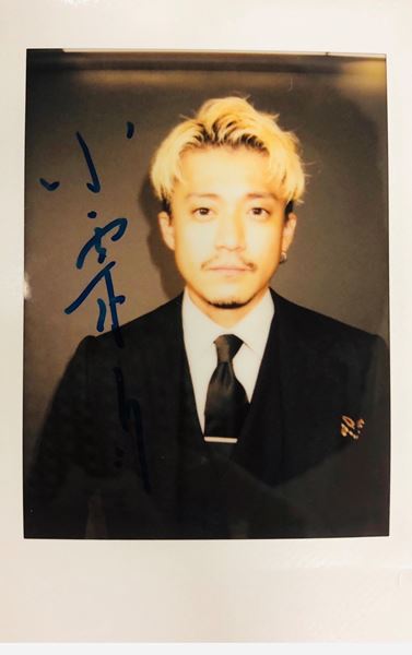 プレゼント】『人間失格 太宰治と3人の女たち』小栗旬さんのサイン入り