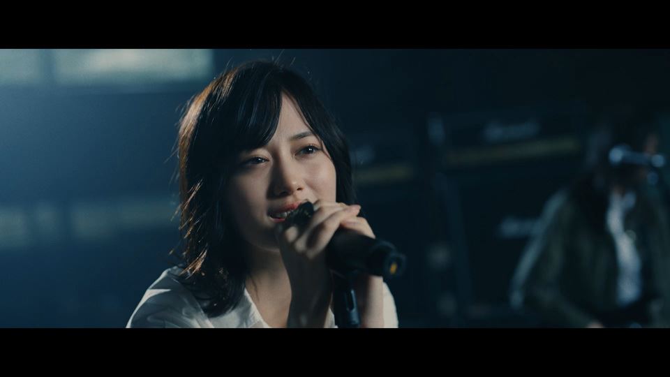 乃木坂46「泥だらけ」MVより