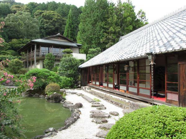 奥殿陣屋