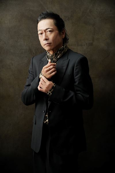 ２００４年　日本初上演　ヘドウィグ　T シャツ　Mサイズ　三上博史 三上博史の「ヘドウィグ」20年ぶりに復活！日本初演とほぼ同じ
