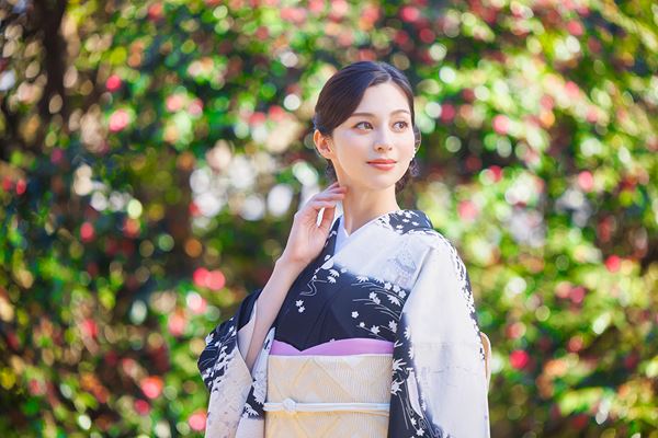 浅野忠信の2年ぶりとなる個展が渋谷PARCOでスタート！ カラフル