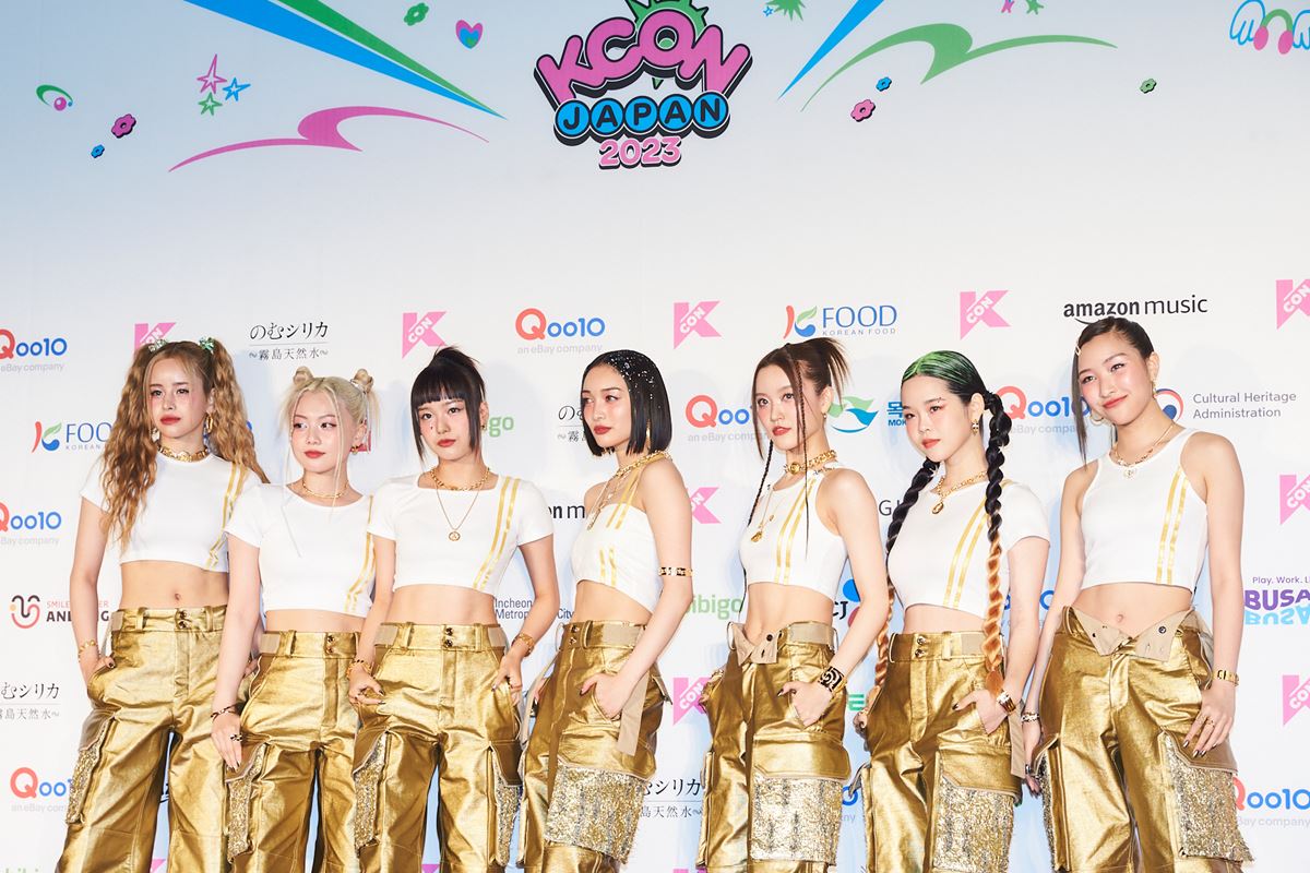 5月13日に幕張メッセで開催された「KCON JAPAN 2023」のレッドカーペットDAY2に登場したXG 撮影：伊藤 由圭 (C)2023 CJ ENM. ALL RIGHTS RESERVED