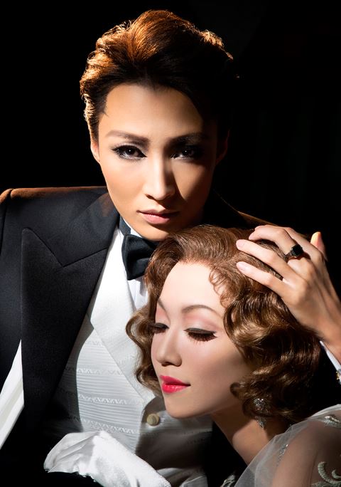 (C)宝塚歌劇団　Photographer LESLIE KEE(SIGNO)