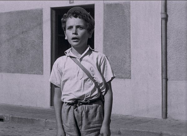 (C)Producoes Antonio Lopes Ribeiro