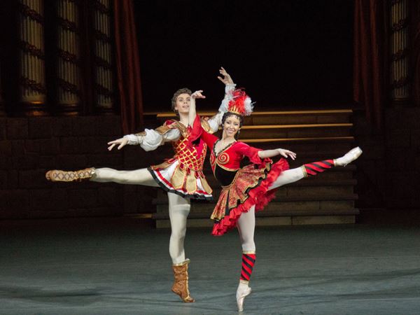 (C)Pathe Live / Japan agent dbi inc.